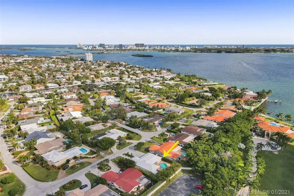 11530 N Bayshore Drive North Miami FL 33181