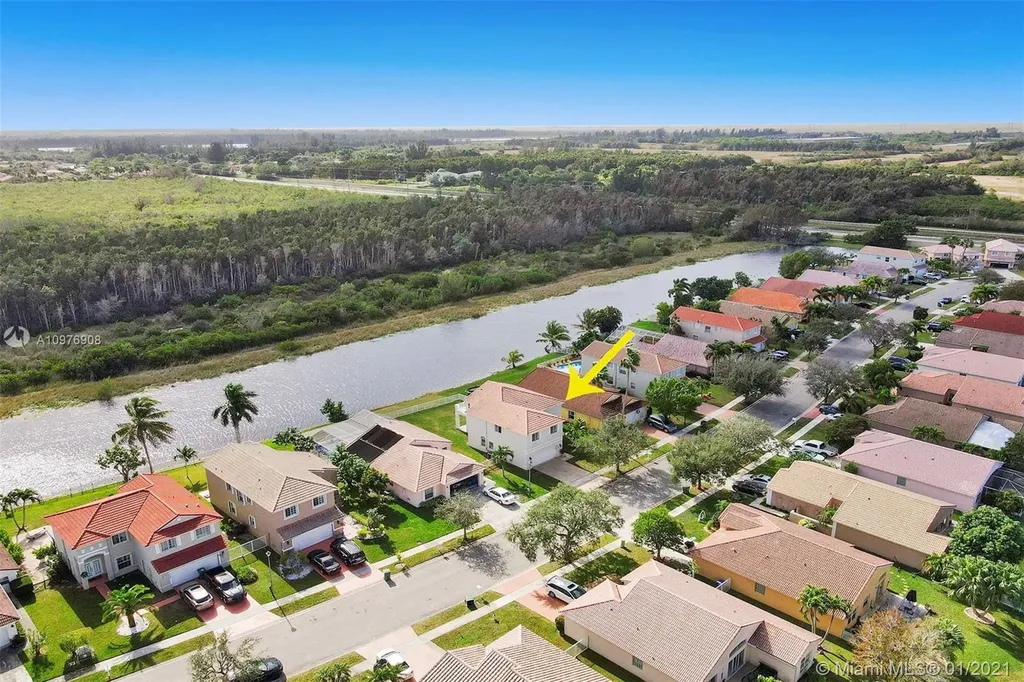 19306 SW 5th Street Pembroke Pines FL 33029