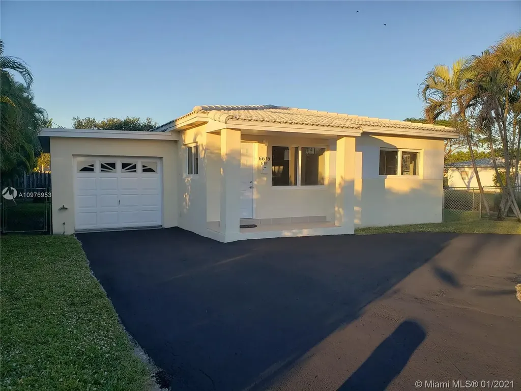 6615 NW 39th Street Virginia Gardens FL 33166