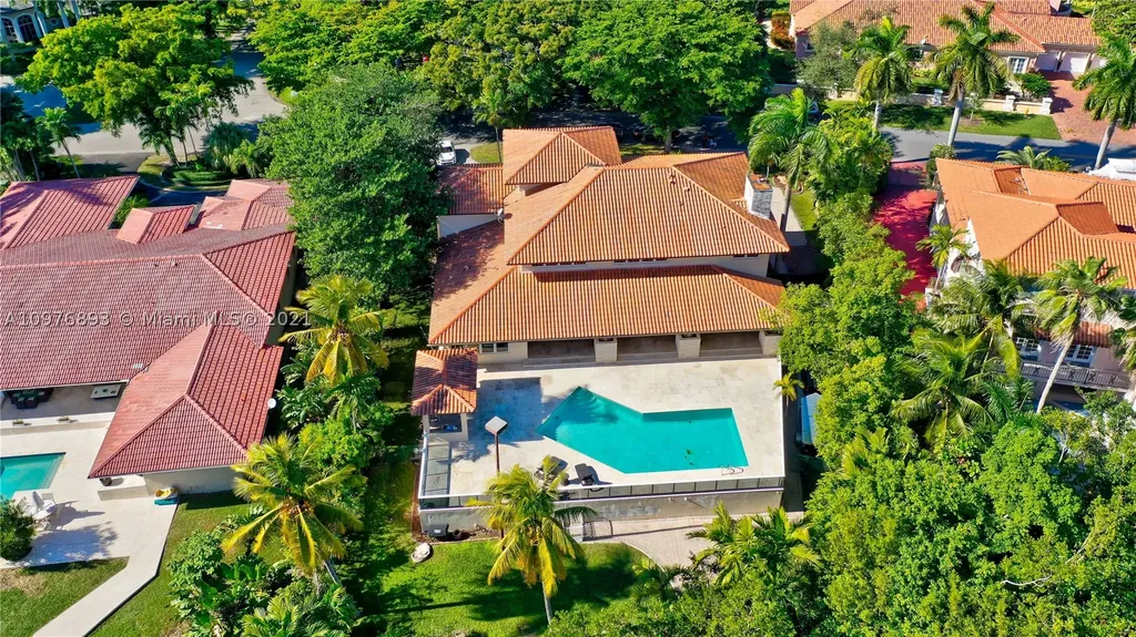 7125 Los Pinos Boulevard Coral Gables FL 33143