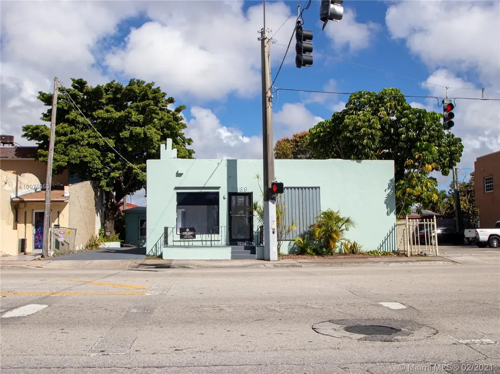 2489 NW 7th Street Miami FL 33125