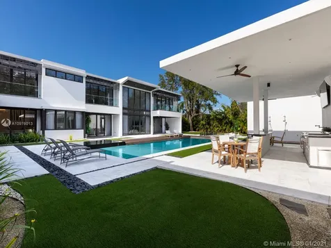9121 SW 62 Court Pinecrest FL 33156