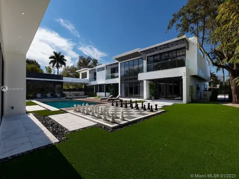 9121 SW 62 Court Pinecrest FL 33156