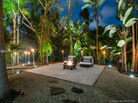 9121 SW 62 Court Pinecrest FL 33156