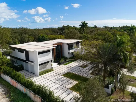 9121 SW 62 Court Pinecrest FL 33156
