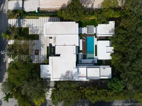 9121 SW 62 Court Pinecrest FL 33156
