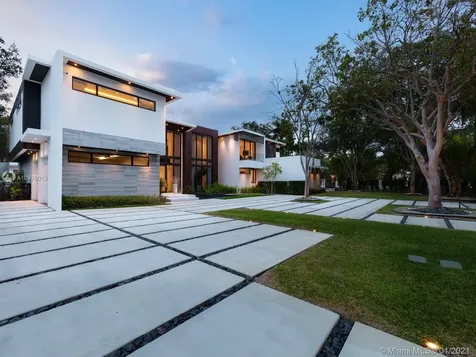 9121 SW 62 Court Pinecrest FL 33156