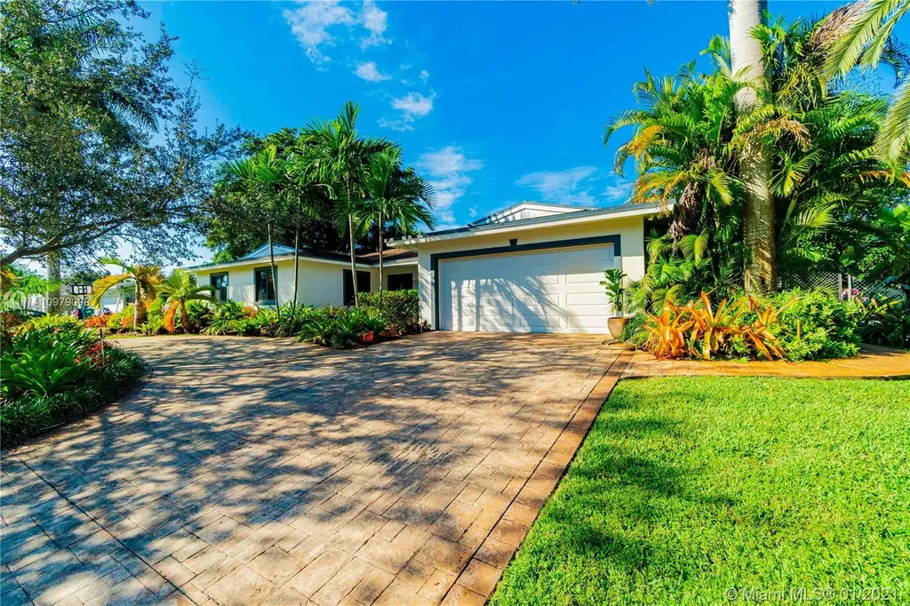 18434 SW 87th Court Cutler Bay FL 33157