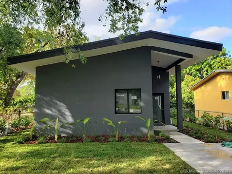 313 NE 169th Street North Miami Beach FL 33162