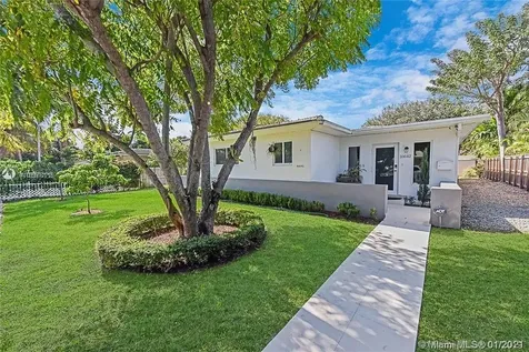 10642 NE 10th Place Miami Shores FL 33138