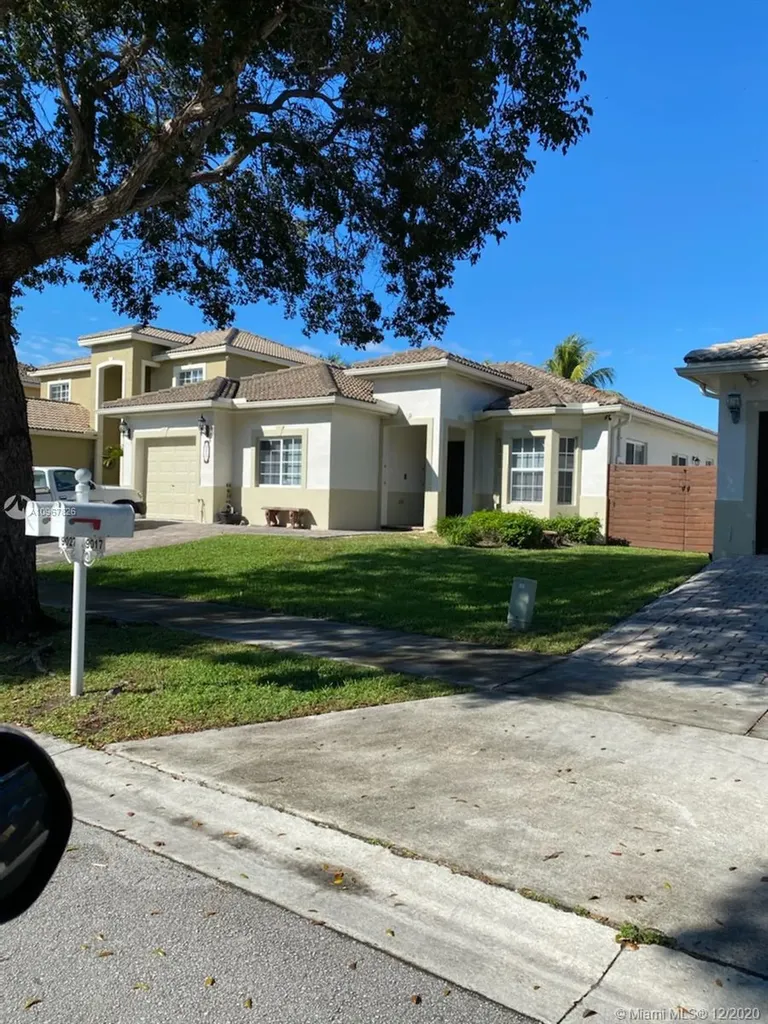 9027 SW 211th Lane Cutler Bay FL 33189