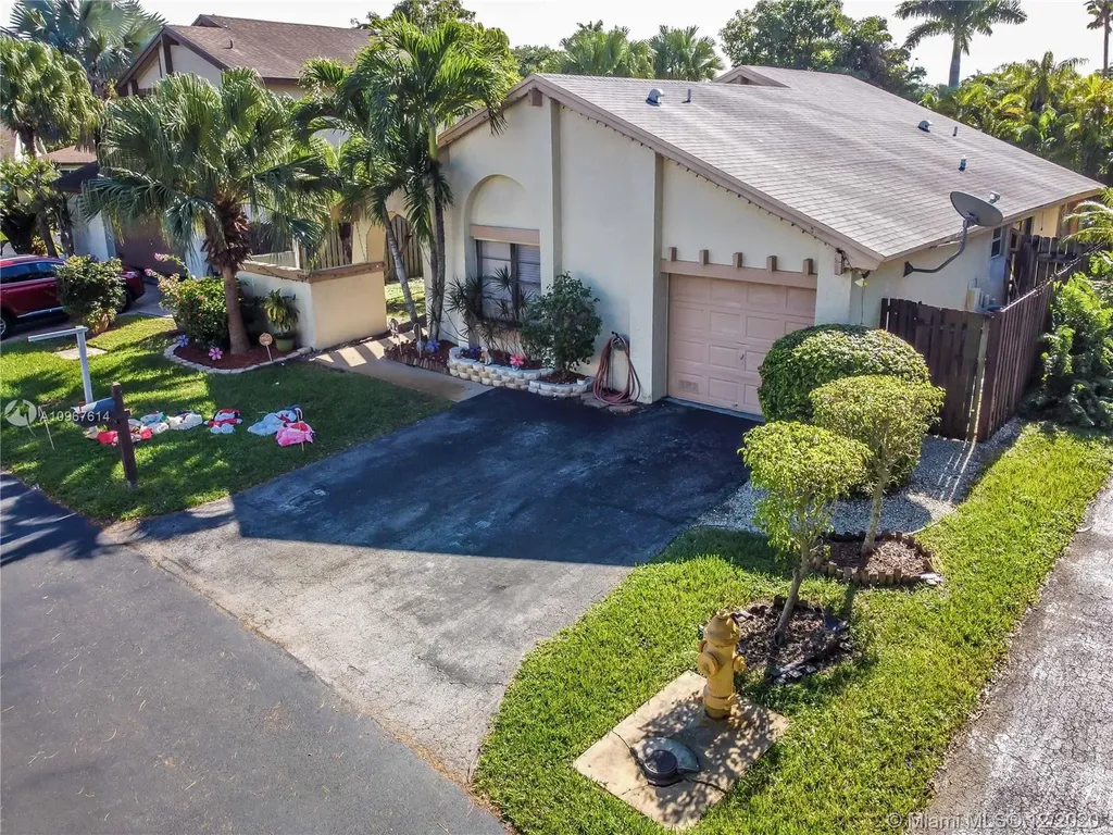 5423 SW 152nd Place Circle Miami FL 33185