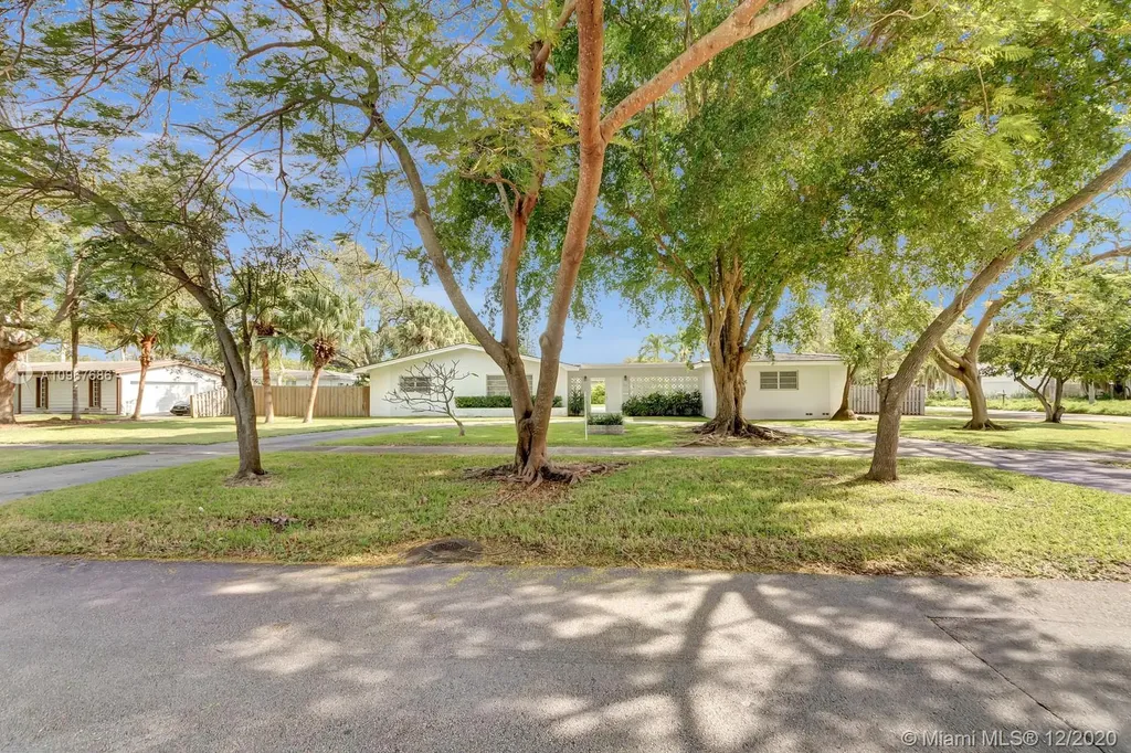 16851 SW 77th Avenue Palmetto Bay FL 33157