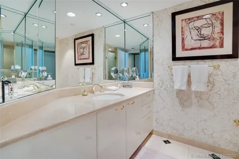 19955 NE 38th Court Aventura FL 33180