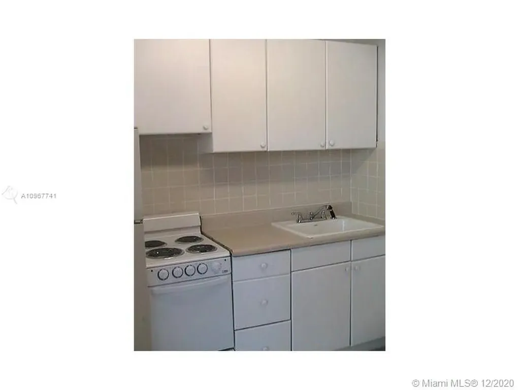 2040 Dewey Street Hollywood FL 33020