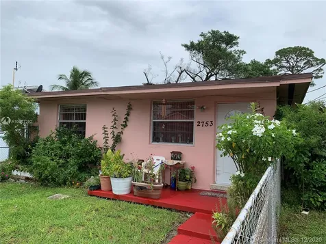 2751 NW 31st Street Miami FL 33142