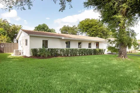 18012 SW 89th Court Palmetto Bay FL 33157