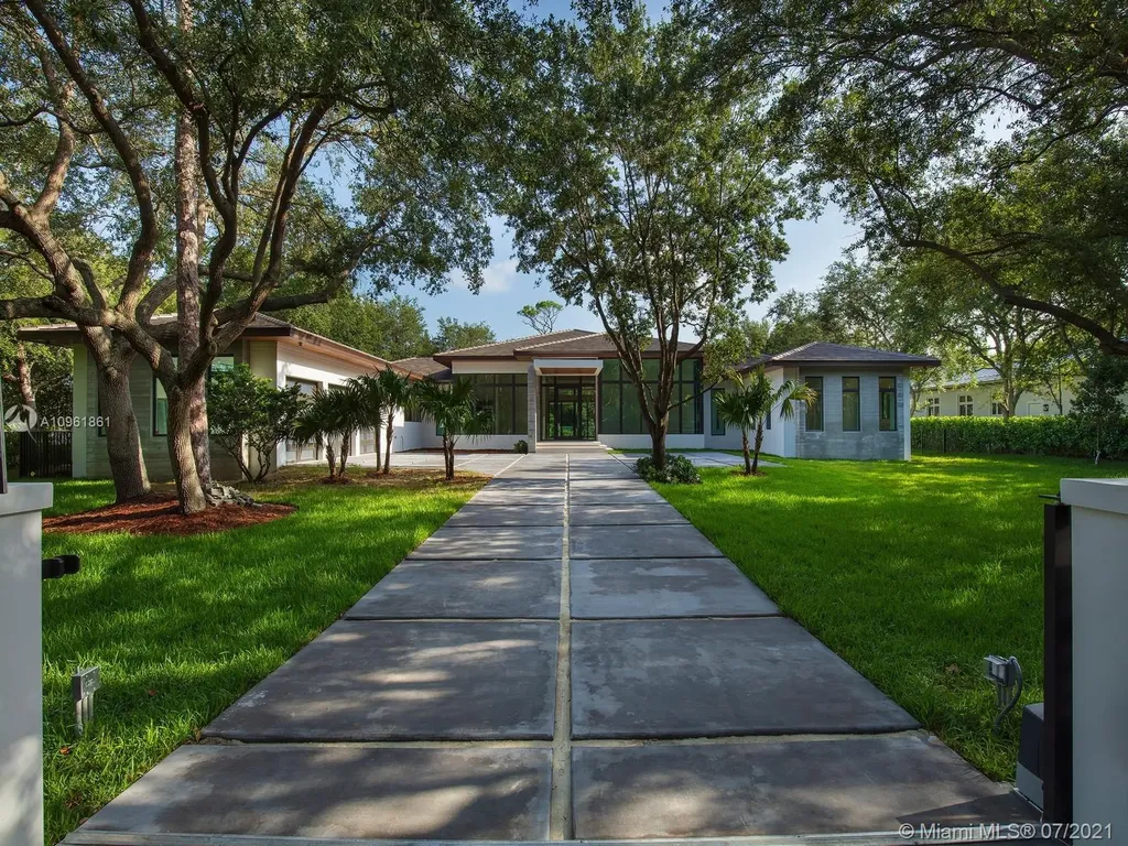 6525 SW 106th Street Pinecrest FL 33156