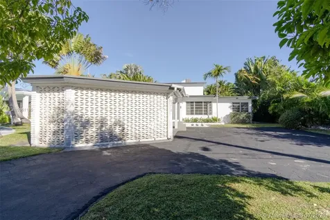 1215 Daytonia Road Miami Beach FL 33141