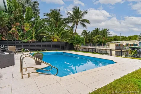 1215 Daytonia Road Miami Beach FL 33141