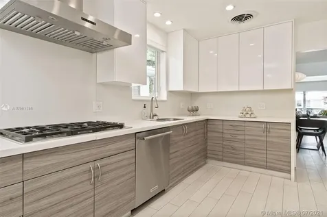 1215 Daytonia Road Miami Beach FL 33141