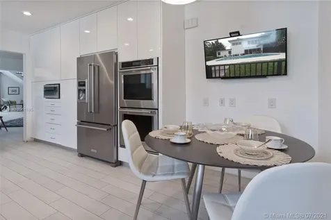 1215 Daytonia Road Miami Beach FL 33141