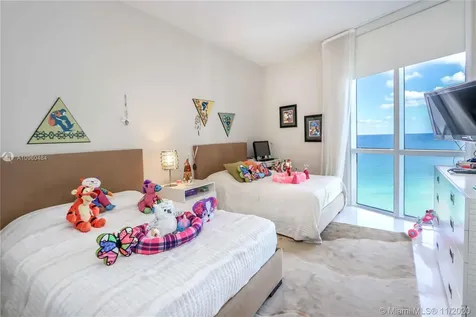 16001 Collins Avenue Sunny Isles Beach FL 33160