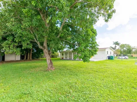 9445 SW 181st Terrace Palmetto Bay FL 33157