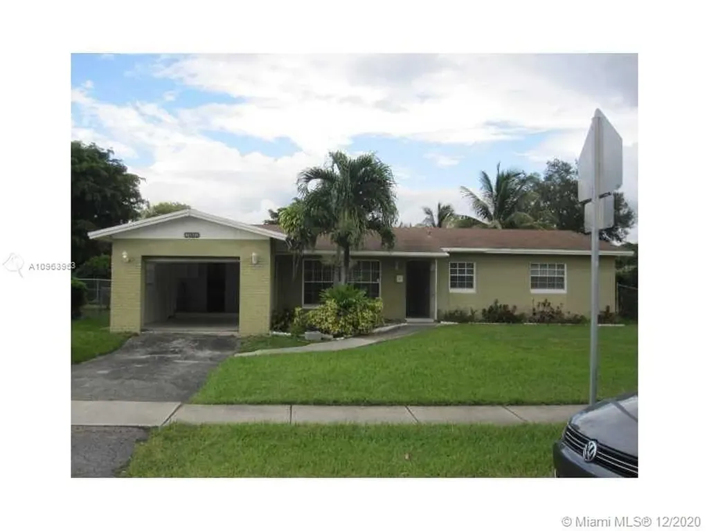 6813 Rio Pinar North Lauderdale FL 33068
