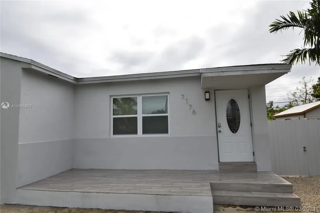 7176 SW 12th Street Miami FL 33144