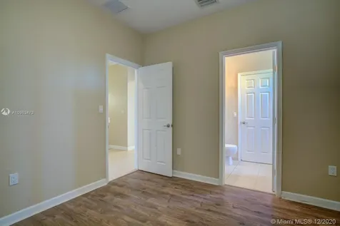 10729 NW 76th Lane Doral FL 33178
