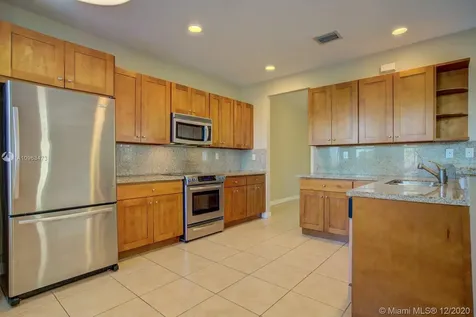 10729 NW 76th Lane Doral FL 33178
