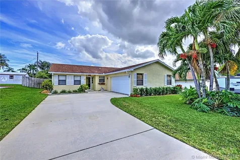 7494 SE Peacock Street Hobe Sound FL 33455