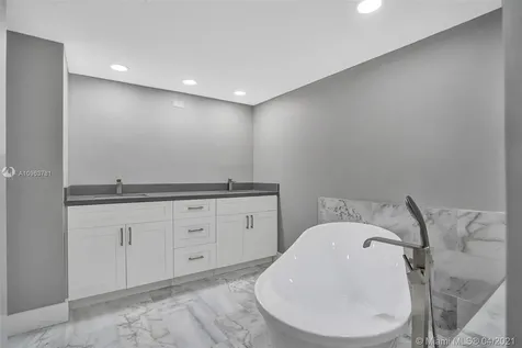 1000 N Quayside Terrace Miami FL 33138