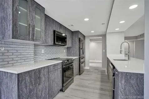 1000 N Quayside Terrace Miami FL 33138