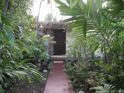 19450 SW 118th Avenue Miami FL 33177