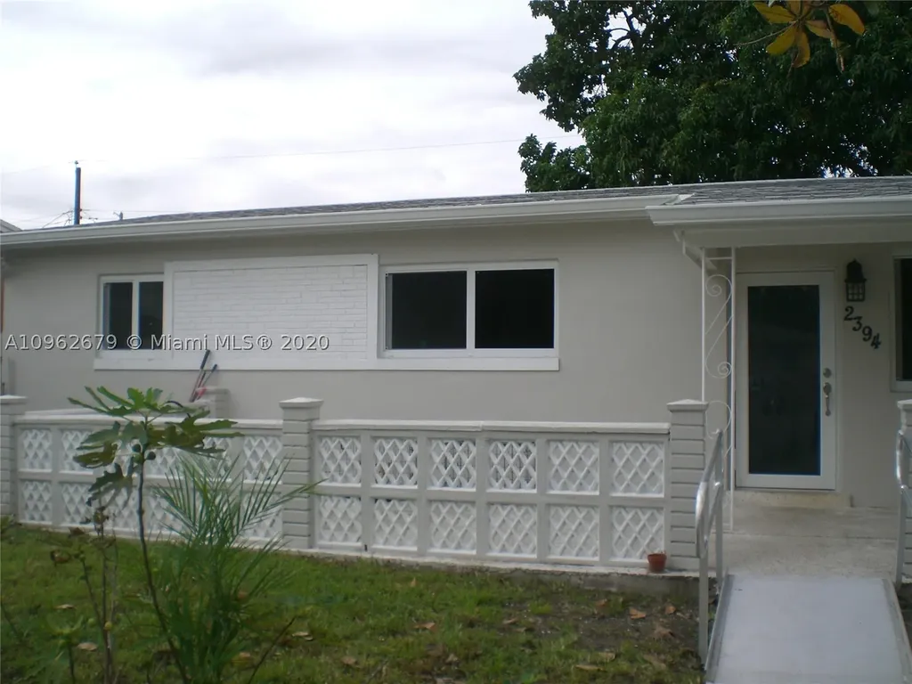 2394 W 9th Lane Hialeah FL 33010
