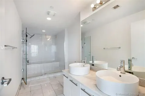 888 Biscayne Boulevard Miami FL 33132