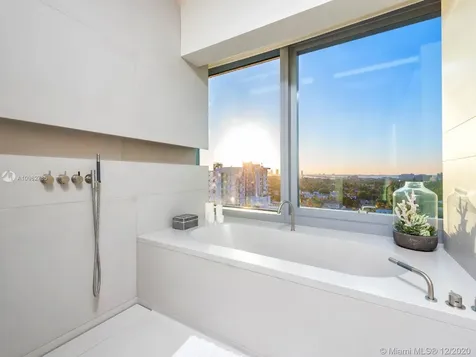 2901 Collins Avenue Miami Beach FL 33140