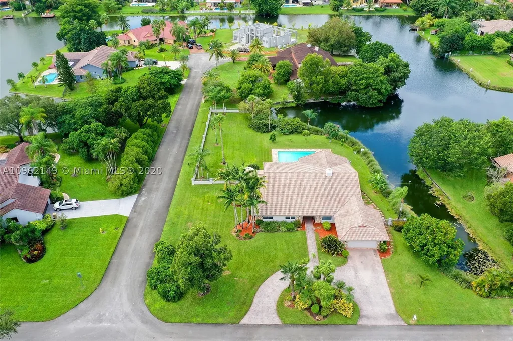 1561 SW 119th Terrace Davie FL 33325