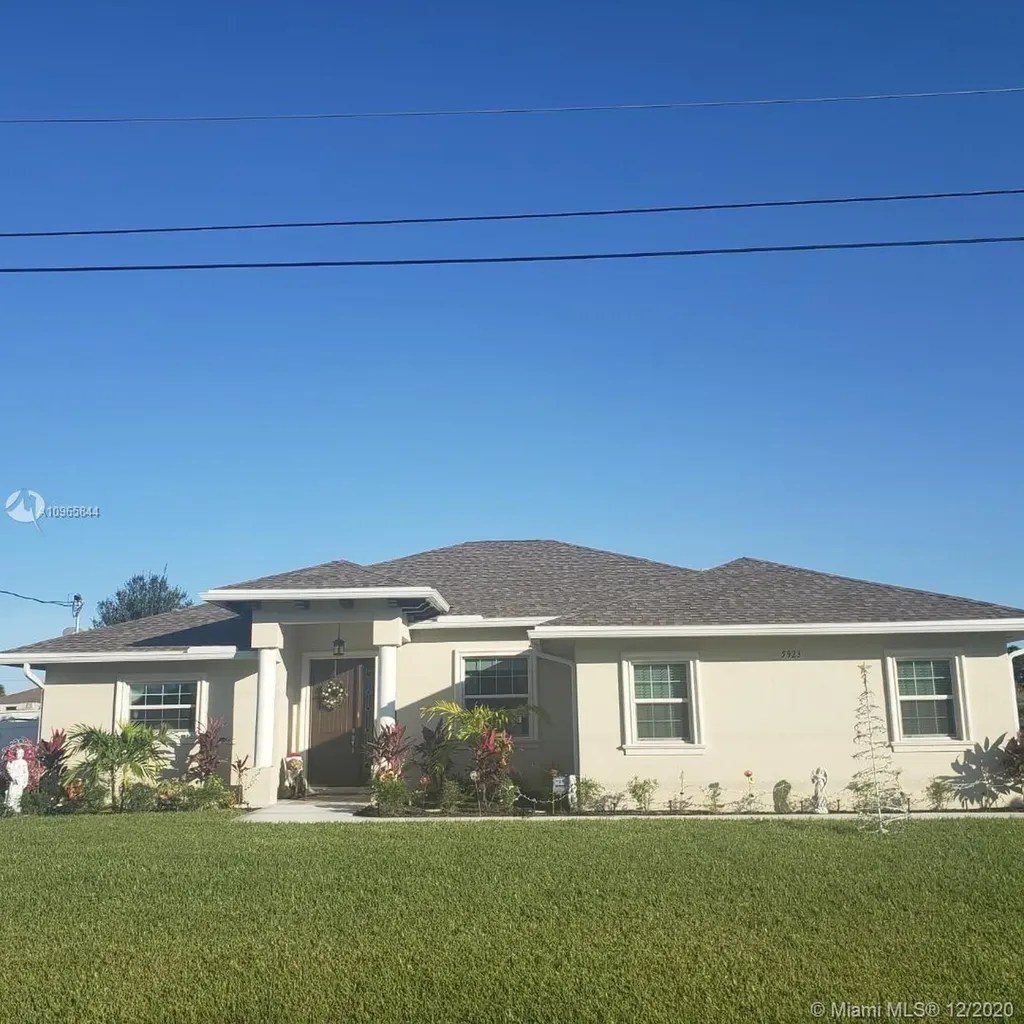 5923 NW Carefree Street Port St. Lucie FL 34986