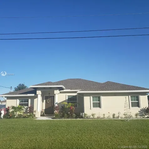 5923 NW Carefree Street Port St. Lucie FL 34986