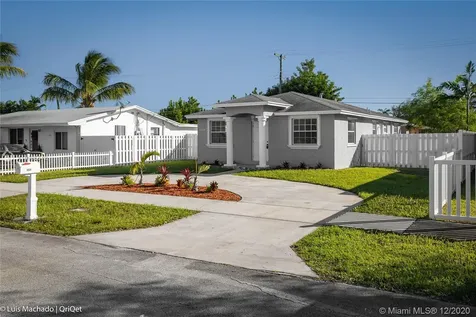 6324 Taylor Street Hollywood FL 33024