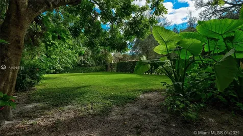 2523 Alhambra Circle Coral Gables FL 33134