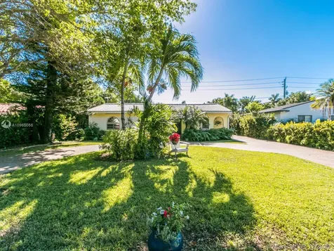1124 Moffett Street Hallandale Beach FL 33009