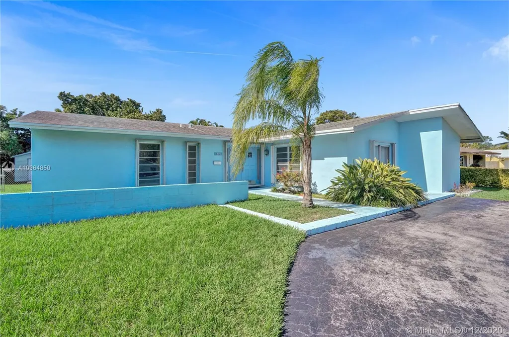 18620 SW 92nd Avenue Cutler Bay FL 33157