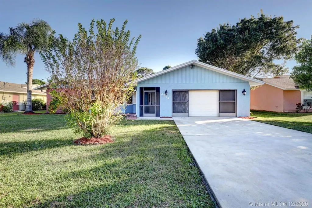 2514 SE Victory Avenue Port St. Lucie FL 34952