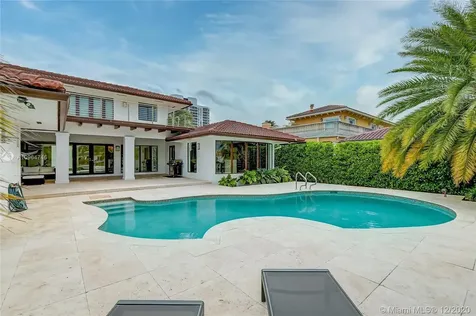 418 Holiday Drive Hallandale Beach FL 33009