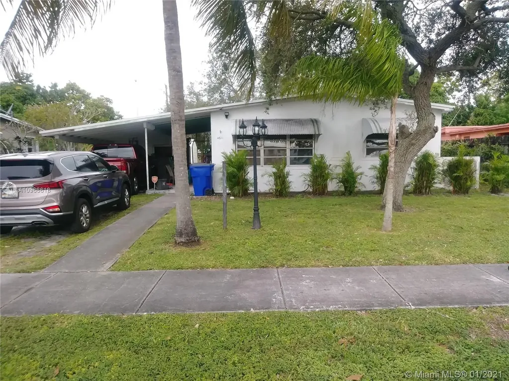 4611 SW 41st Street West Park FL 33023