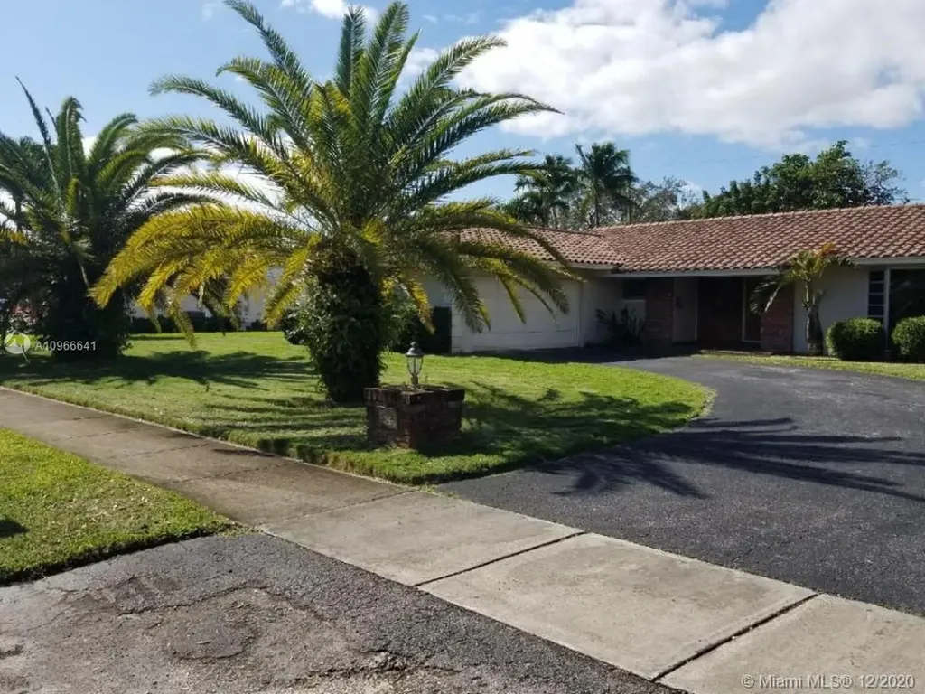 15320 SW 86th Avenue Palmetto Bay FL 33157